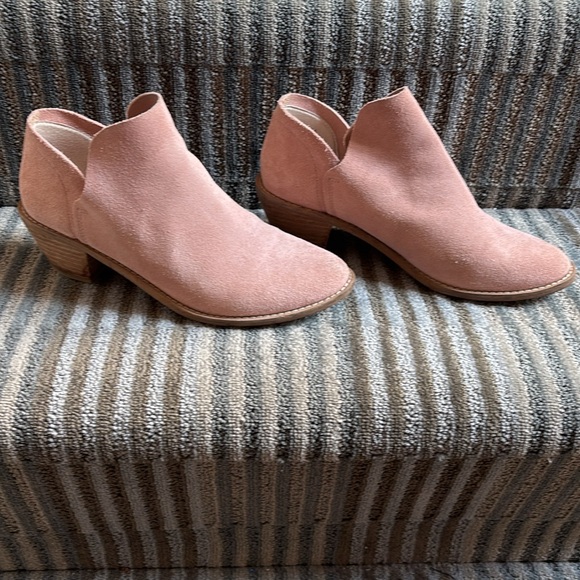 Kelsi Dagger Brooklyn pink suede ankle boots, 7.5 - Picture 5 of 5